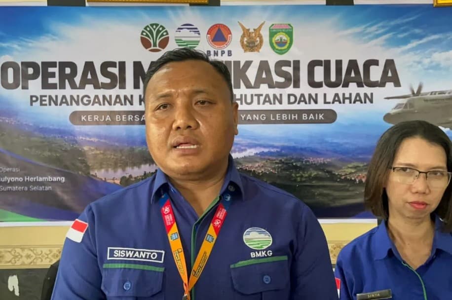 Viral Bongkahan Es Diduga Jebol Atap Rumah di Palembang, BMKG Evaluasi Penyemaian Dry Ice dalam OMC