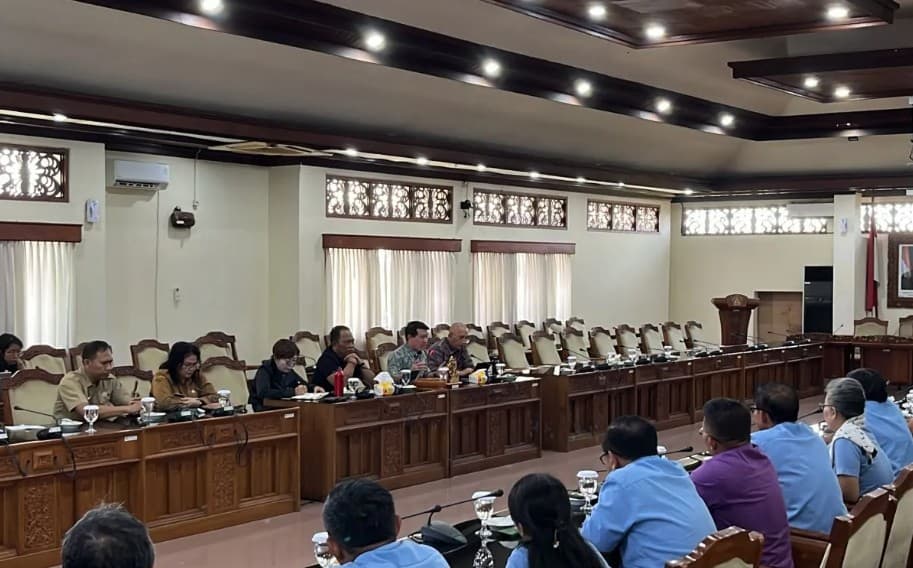 Kemnaker Pastikan Upah Minimum 2027 Mengacu PP 49/2025, KSPI Usulkan Kenaikan hingga 9,5 Persen