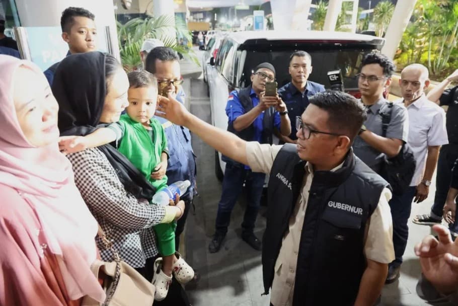 KMP Batumandi Terbakar di Merak, 460 Orang Selamat dan Gubernur Banten Minta Publik Tak Berspekulasi