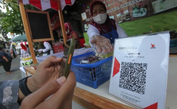 Pemkot Surabaya Evaluasi Stiker Kode QR di Stan UMKM, Warga Diingatkan Periksa Tujuan Pembayaran Digital