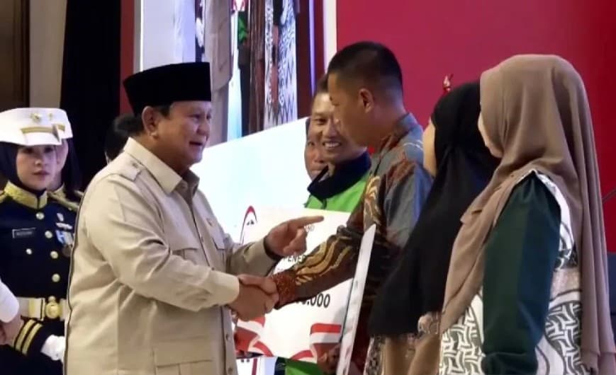 Prabowo Serahkan Kredit Produktif Rp53,15 Triliun kepada 2,1 Juta Debitur, UMKM hingga Nelayan Jadi Penerima