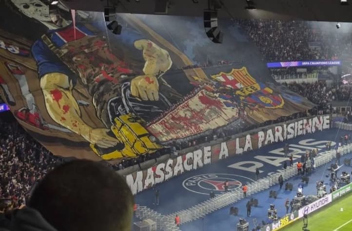 Barcelona Resmi Laporkan PSG ke UEFA Gara-Gara Tifo Gergaji Mesin Berdarah yang Dianggap Provokasi Kekerasan