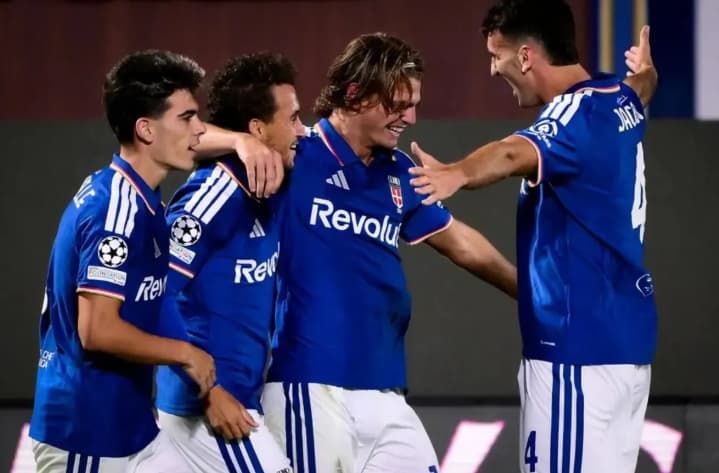 Nico Paz Cetak Dua Gol, Como 1907 Bantai Manchester United 4-1 dan Perpanjang Tren Buruk Setan Merah di Liga Champions