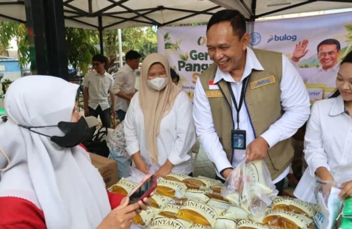 Bulog Gelar Gerakan Pangan Murah di 38 Provinsi, Siapkan Beras 4 Ton per Lokasi dan Bagikan Bantuan di Makassar