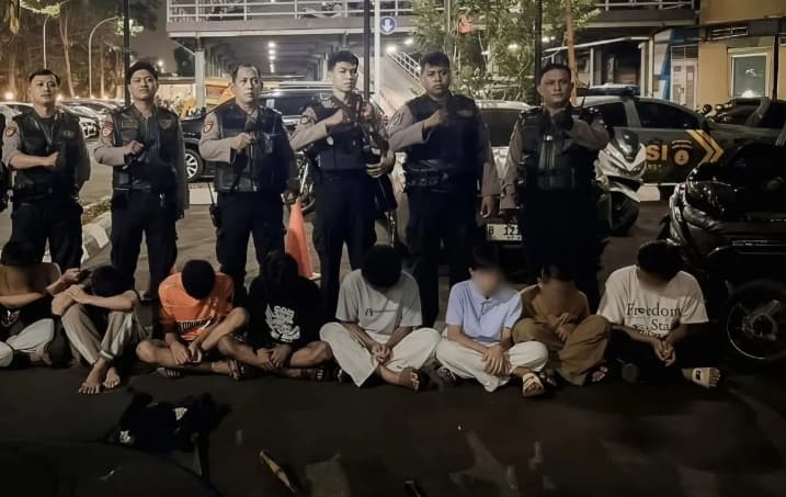 Polda Metro Jaya Amankan 16 Pemuda Diduga Hendak Tawuran di Jakarta Pusat dan Timur, Sita Celurit hingga Katana