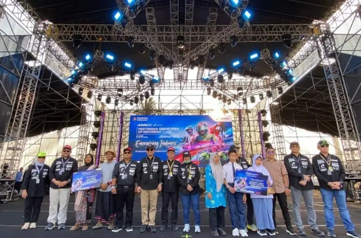 Pertamina Bagikan Ponsel Pintar kepada 30 Anak Disabilitas Netra di Empat Provinsi untuk Dukung Pendidikan Digital