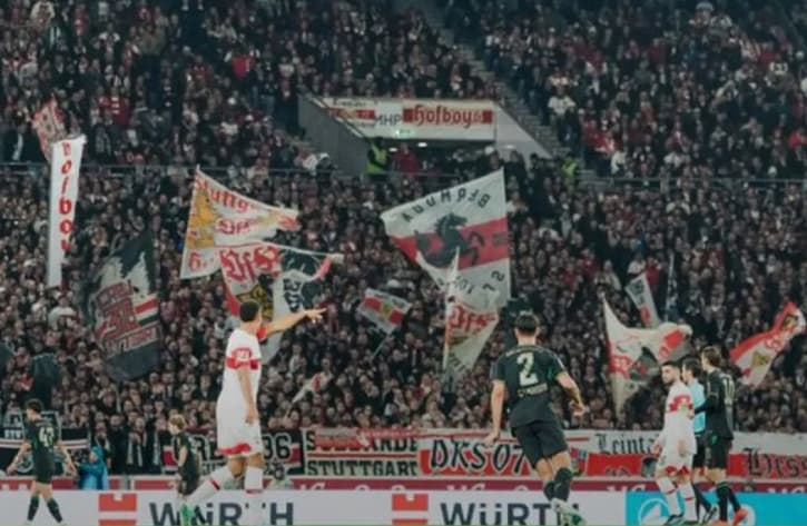 Borussia Monchengladbach Akhiri Enam Kekalahan Beruntun Usai Taklukkan Stuttgart 3-2, Raih Kemenangan Perdana di Bundesliga