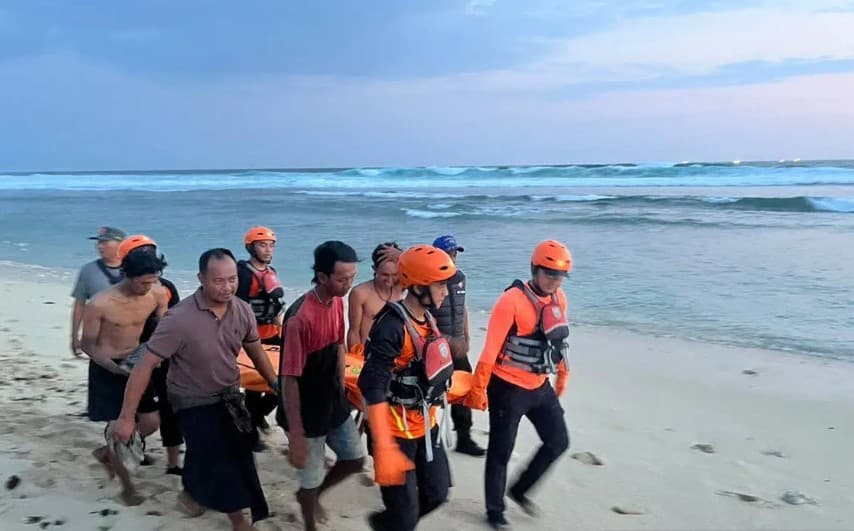 Tim SAR Evakuasi Jenazah Perempuan Diduga WNA di Pantai Nyang Nyang Bali, Identitas Korban Masih Misterius