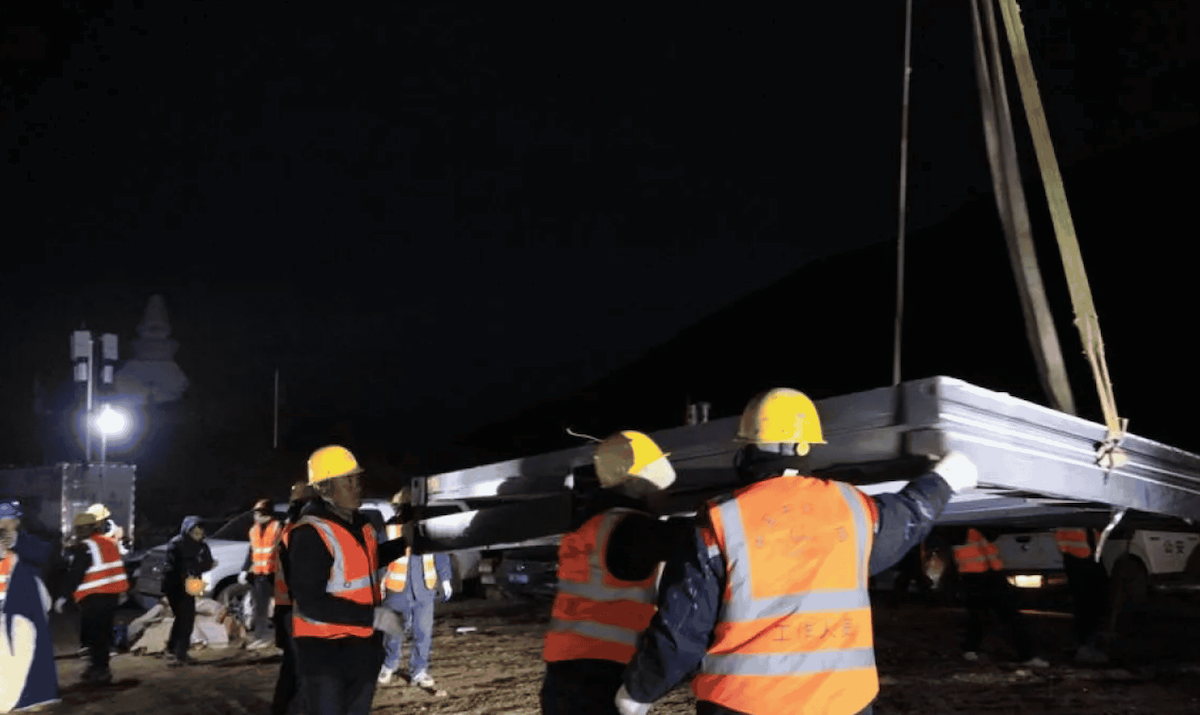 China Bangun Rumah Modular untuk Korban Gempa Magnitudo 7,0 di Xizang, Warga Maru Jadi Penerima Pertama