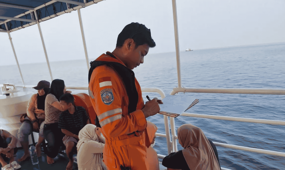 Perahu Motor Mati Mesin di Perairan Banggai Kepulauan, Tim SAR Berhasil Evakuasi 19 Orang dengan Selamat