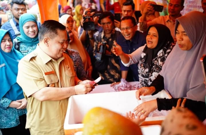 TPID Riau Gelar Pasar Murah di Pekanbaru dan Rokan Hulu, Beras SPHP Dijual Rp60 Ribu per 5 Kilogram