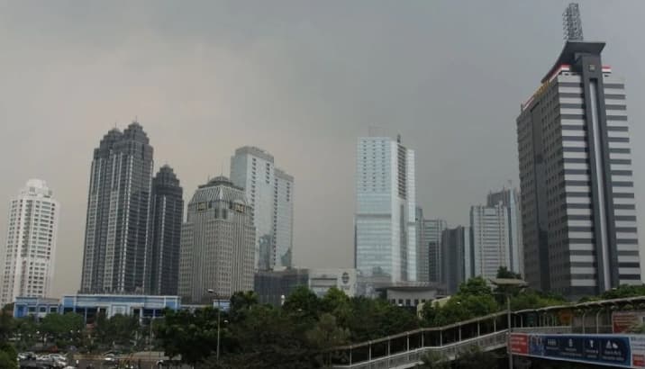 BMKG Prediksi Jakarta Pusat, Selatan, dan Timur Diguyur Hujan Ringan Senin Sore, Warga Diimbau Waspada Genangan