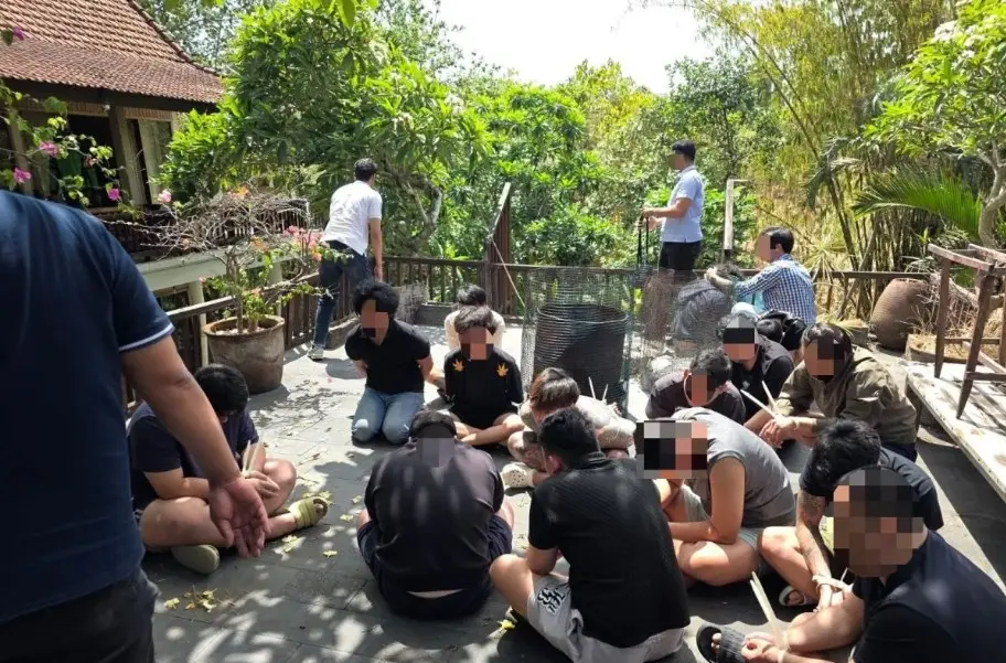 Imigrasi Ngurah Rai Amankan 17 WNA Malaysia dan Singapura yang Diduga Jalankan Bisnis Pinjol Ilegal di Bali