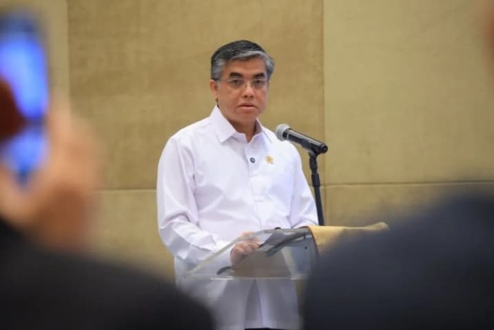 Menaker Yassierli Tegaskan Regulasi Ketenagakerjaan Harus Sesuai Konstitusi, Pemerintah Perkuat Perlindungan Pekerja