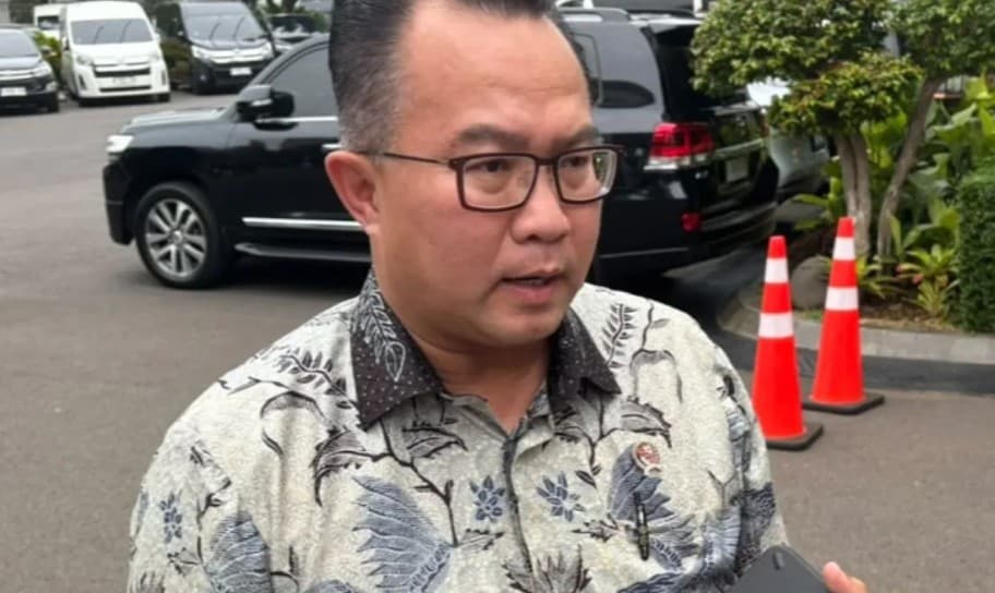 Kepala BRIN Arif Satria Siapkan Laporan Lima Bidang Riset untuk Presiden Prabowo di Istana