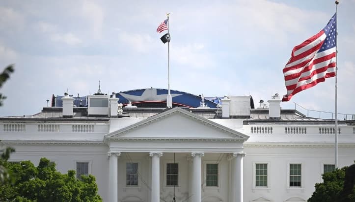 Gedung Putih Pastikan Flavio Bolsonaro dan Keluarga Dapat Visa AS Usai Kalah dalam Pilpres Brasil