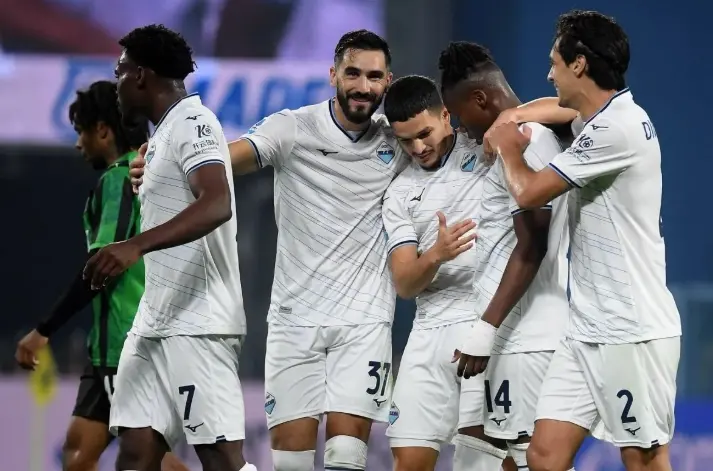 Lazio Hajar Sassuolo 6-2 dalam Drama Delapan Gol, Dua Penalti Gagal Tak Halangi Puncak Klasemen Liga Italia