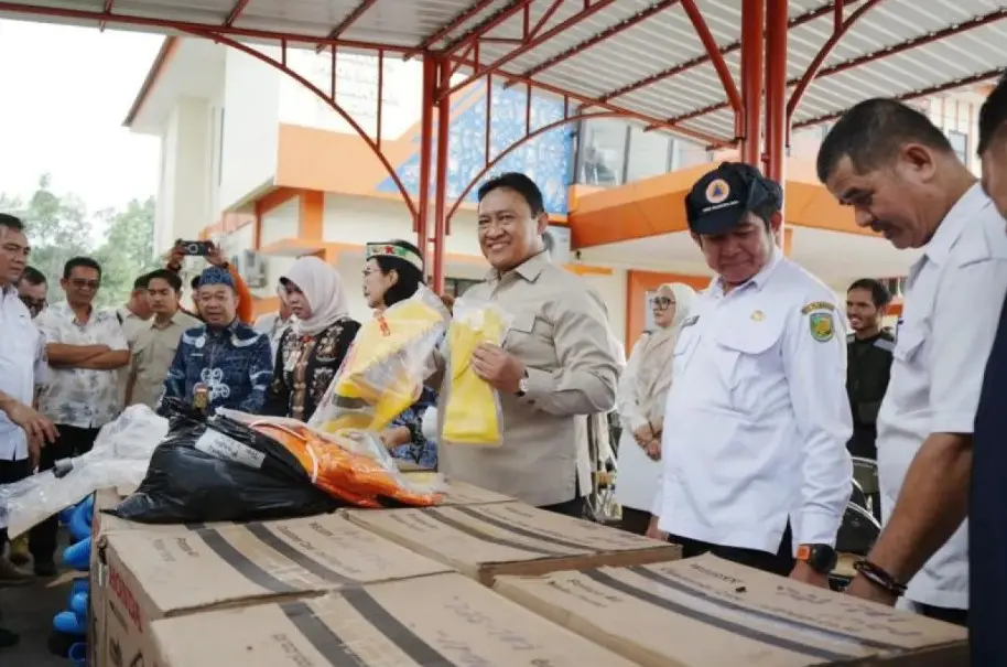 Pemprov Kalteng Salurkan 16 Pompa Air dan 160 APD untuk Perkuat Penanganan Karhutla di Palangka Raya