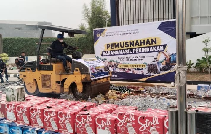 Bea Cukai Sumbagtim Musnahkan 22,4 Juta Batang Rokok Ilegal dan Ribuan Botol Miras, Cegah Kerugian Negara Rp20,56 Miliar