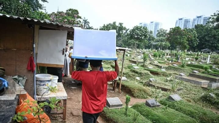 Pemprov DKI Jakarta Siapkan Lahan Makam Baru, Pramono Anung Relokasi Warga TPU ke Rumah Susun