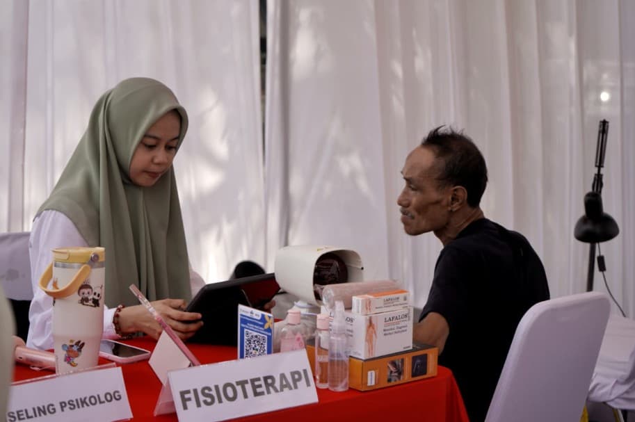 Peringati Satu Tahun Sekolah Rakyat, Kemensos Hadirkan Layanan Kesehatan dan Rehabilitasi Sosial Gratis di Makassar
