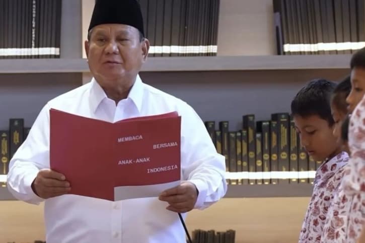 Presiden Prabowo Pimpin Siswa SD Membaca Sumpah Pemuda, Momen Kebersamaan di Perpustakaan Warnai Peringatan ke-98