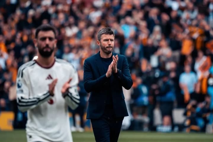 Michael Carrick Tegaskan Bruno Fernandes Tetap Jadi Kapten Manchester United Meski Kritik Taktik Usai Kekalahan dari Como