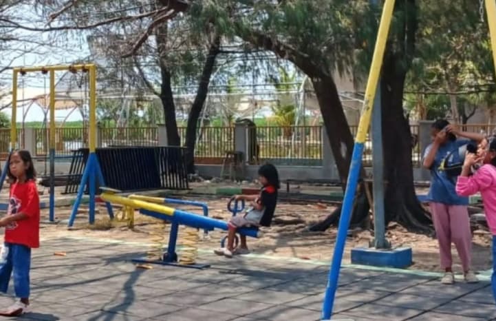 Pemkab Kepulauan Seribu Perbaiki RPTRA Nyiur Melambai di Pulau Kelapa, Pagar Keropos Diganti demi Keselamatan Anak