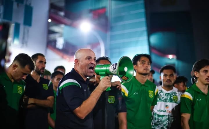 Persebaya Ditahan Persijap 1-1, Bernardo Tavares Temui Bonek dan Bonita serta Janji Terus Berjuang Raih Kemenangan