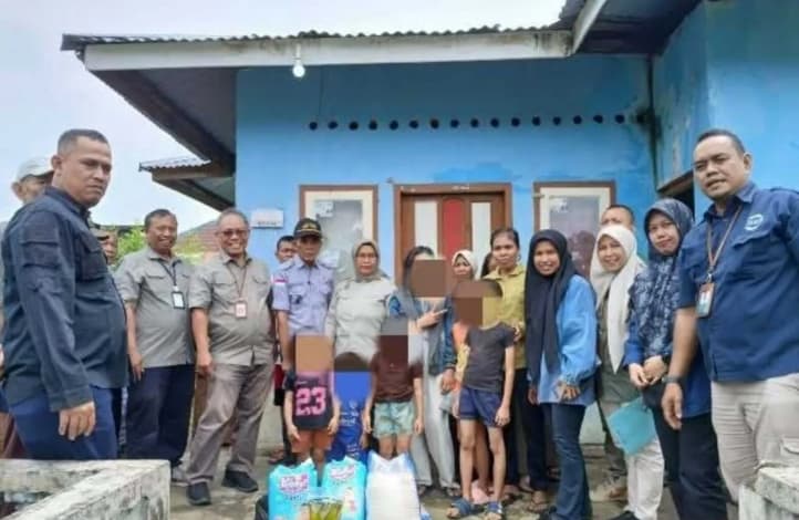 Pemkot Padang Pulangkan Keluarga dengan Tujuh Anak yang Telantar Selama Delapan Tahun di Kolong Jalan Layang Bogor