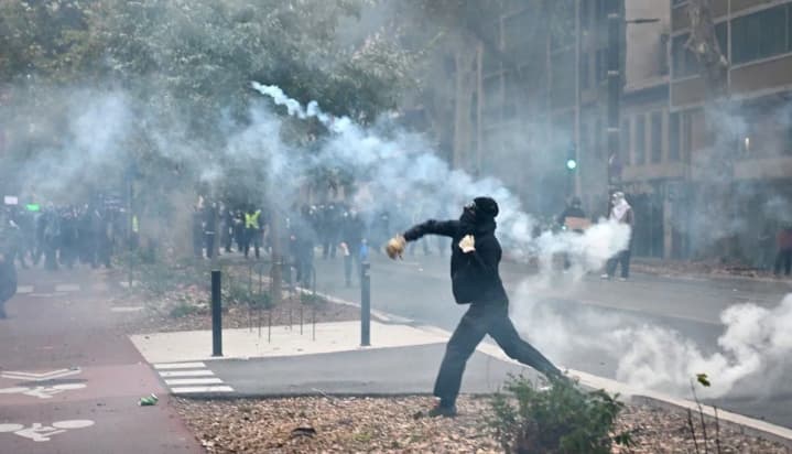 Pengadilan Paris Cabut Larangan Polisi dan Izinkan Demonstrasi Besar, Pemerintah Prancis Siapkan Banding