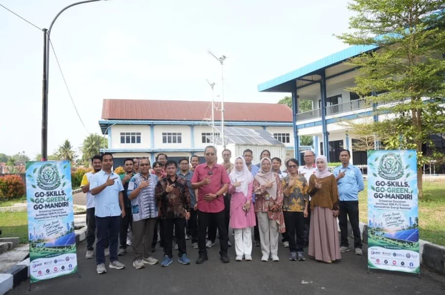 Kemnaker Sertifikasi 60 Calon Asesor PLTS dari 18 Lembaga untuk Dukung Target Energi Surya 100 GWp