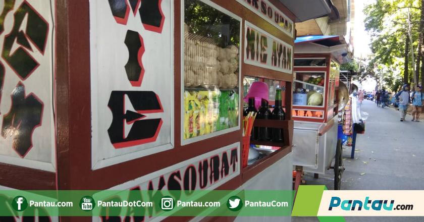Bikin Iri Pegawai Kantoran, Ini Omzet PKL di Jakarta