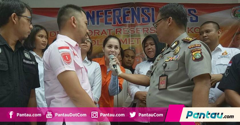 Jennifer Dunn Bahagia di Penjara? Foto Ini Buktinya