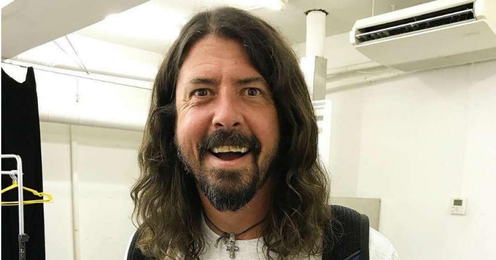 Fantastis, Dave Grohl Berikan Tip Sebesar Ini Tanpa Alasan