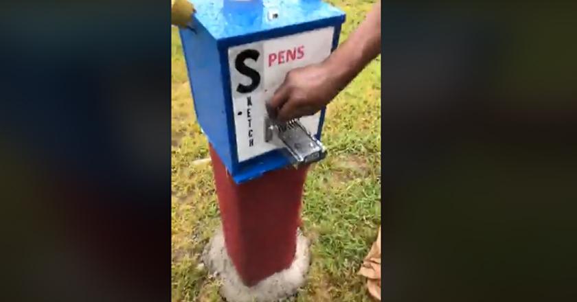 Duh, Kini Ada Mesin Penjual Alat Hisap Narkoba yang Bikin Resah