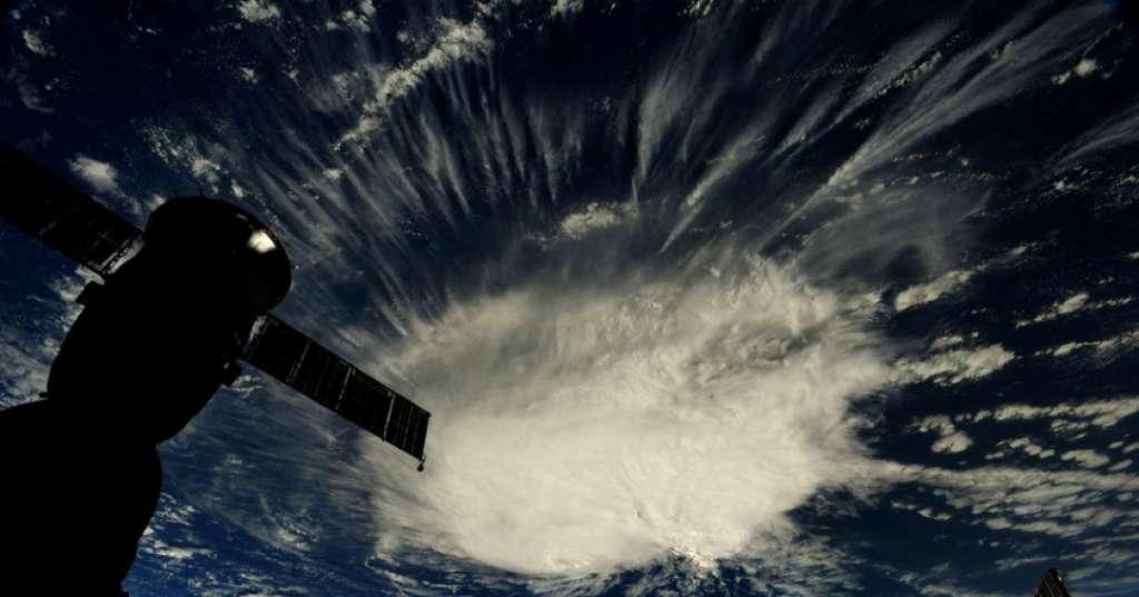 Video Ini Perlihatkan Ganasnya Badai Florence yang Akan Hantam AS