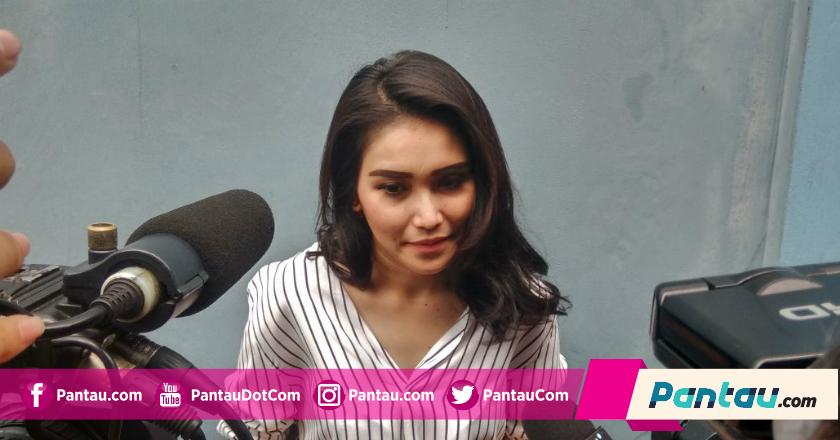 Namanya Dicatut dalam Katalog Prostitusi Online, Begini Respon Ayu Ting Ting