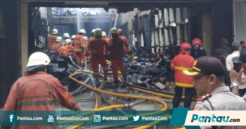 Pantau Foto: Kebakaran Pasar Baru Berhasil Dipadamkan