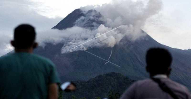 Gunung Merapi Mulai Mengeluarkan Awan Panas Sejauh 1.800 Meter