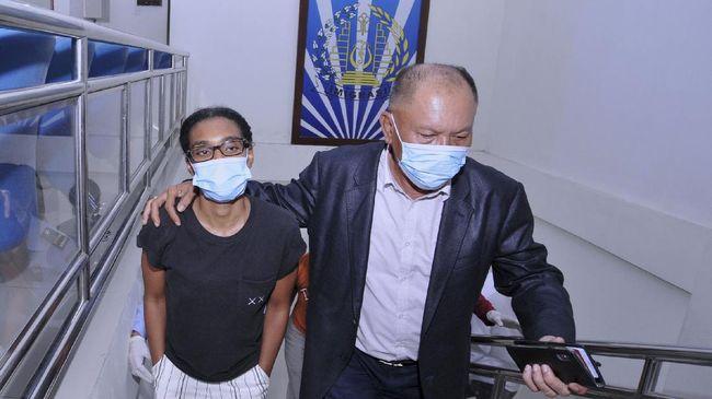 Akhir Cerita Kristen Gray, 'Berisik' di Twitter Lalu Berujung Dideportasi
