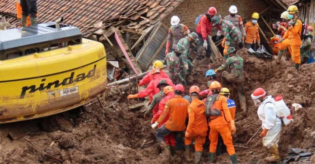 Tim SAR Siap Lakukan Evakuasi Satu Keluarga Korban Longsor di Majene