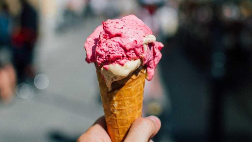 Bun, Anak Sudah Boleh Konsumsi Es Krim Sejak Usia 1 Tahun Lho, tapi...