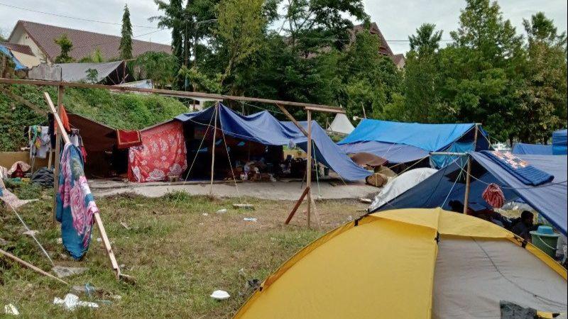 Pengungsi Gempa Sulbar Menolak Kembali ke Rumahnya, Ternyata Alasannya Mengharukan