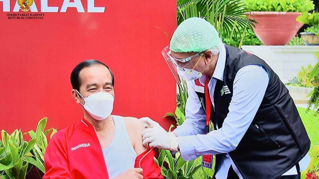 Cerita Prof Abdul Muthalib Suntik Vaksin Kedua Jokowi: Sekarang Lebih Tenang Sudah Terbiasa