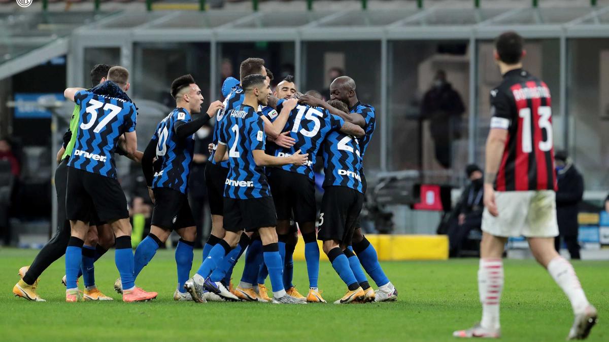 5 Fakta Menarik Kemenangan Inter di Derby Milan, dari Pergantian Wasit hingga Kartu Merah Ibra