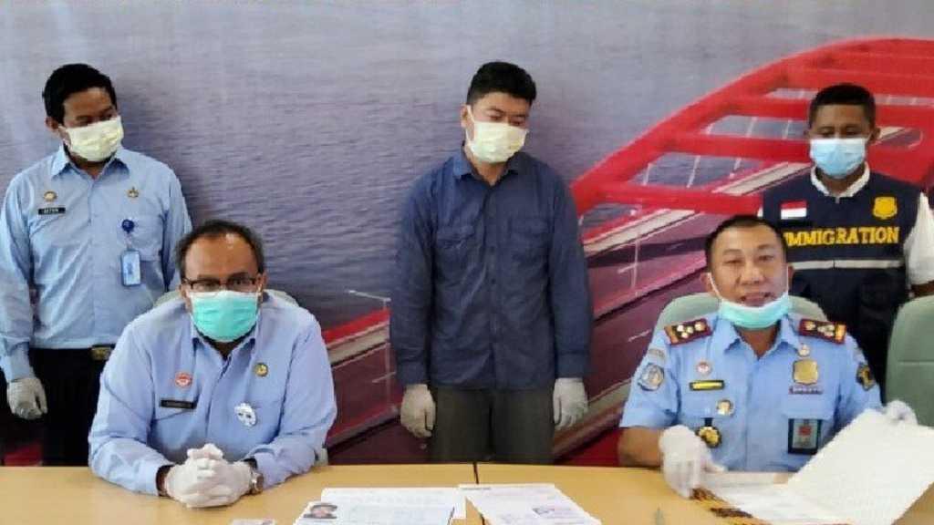 10 Tahun Tinggal Ilegal di RI, WN China Ini Pakai Nama Muhamad Benny