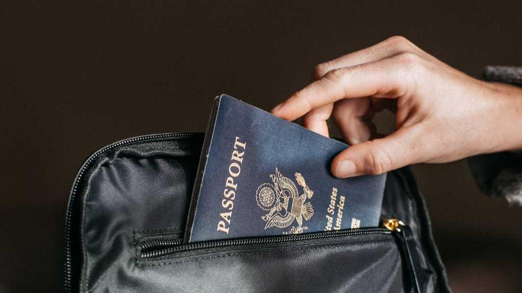 Kemendagri: Bupati Orient Riwu Kore Akui Punya Paspor Amerika Serikat