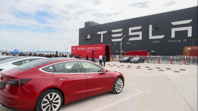Klaim Terlalu Irit, Tesla Kena 'Palak' Rp34,9 Miliar