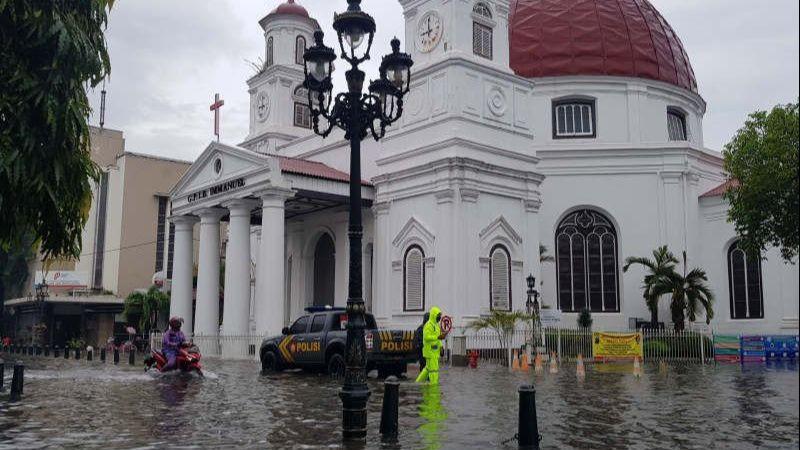 Kawasan Kota Lama Semarang Kebanjiran